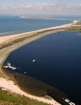 Bezoek aan Veerse Dam met Sloepentocht Zeeland